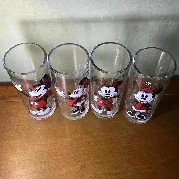 NWOT Disney Zak Mickey Minnie Mouse Glassware  Set of 4 Pint Christmas - Picture 15 of 16